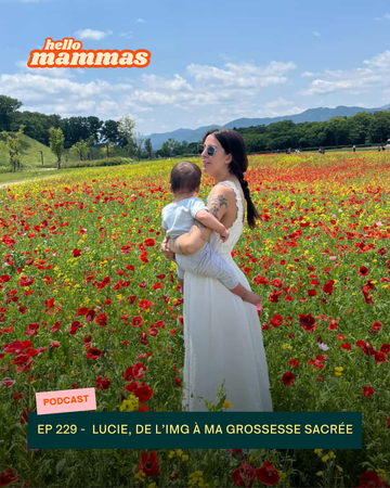 une maman et son bébé dans un champs de fleurs