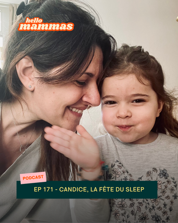Une maman et sa fille qui sourient